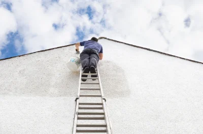 Peinture extérieure à Villeneuvette — façades et ravalement